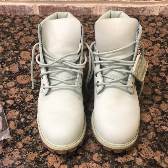 Timberland Men's Light Green Boots - Picture 2 of 6